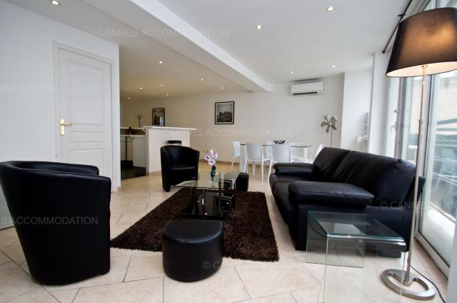 Location appartement Régates Royales de Cannes 2024 J -144 - Hall – living-room - Buttura 2